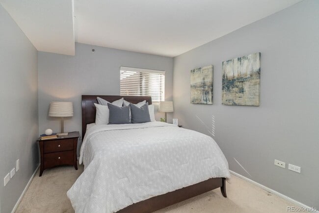Building Photo - LOCATION!! Denver's Desirable Cherry Creek...
