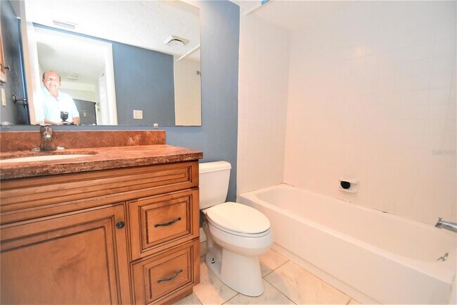 Building Photo - 1601 Pelican Point Dr