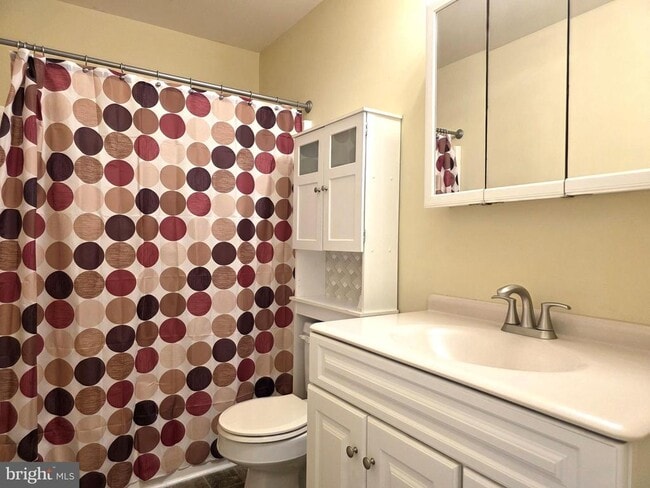 Building Photo - 28 Briar Ln