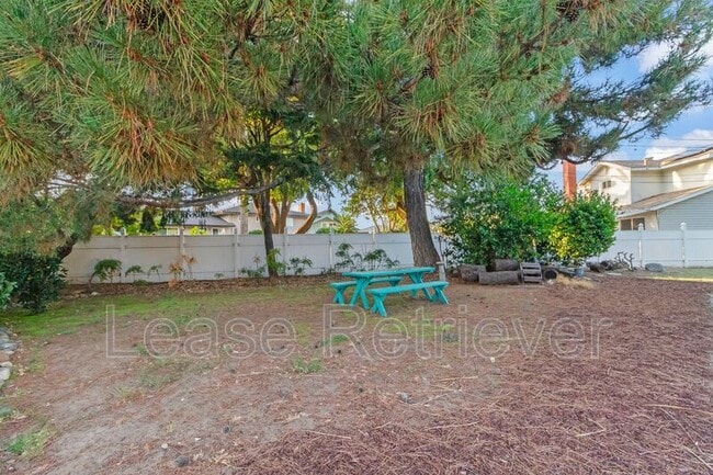 Building Photo - 1265 Slayton Dr