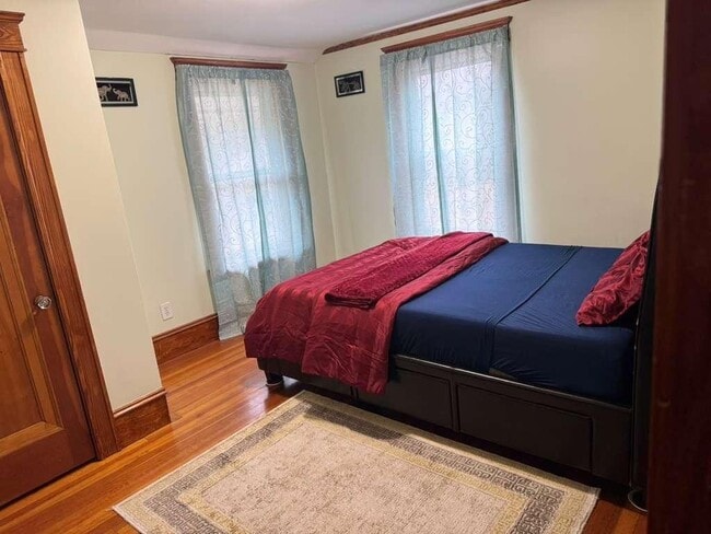 Building Photo - 2 Brook St