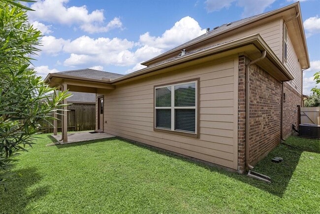 Building Photo - 12123 Parade Park Pl