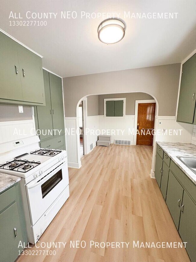 Building Photo - 841 Concord Ave