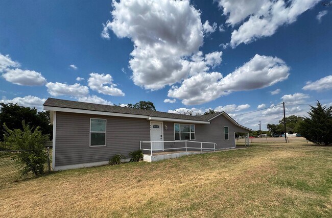 Building Photo - 406 2nd St
