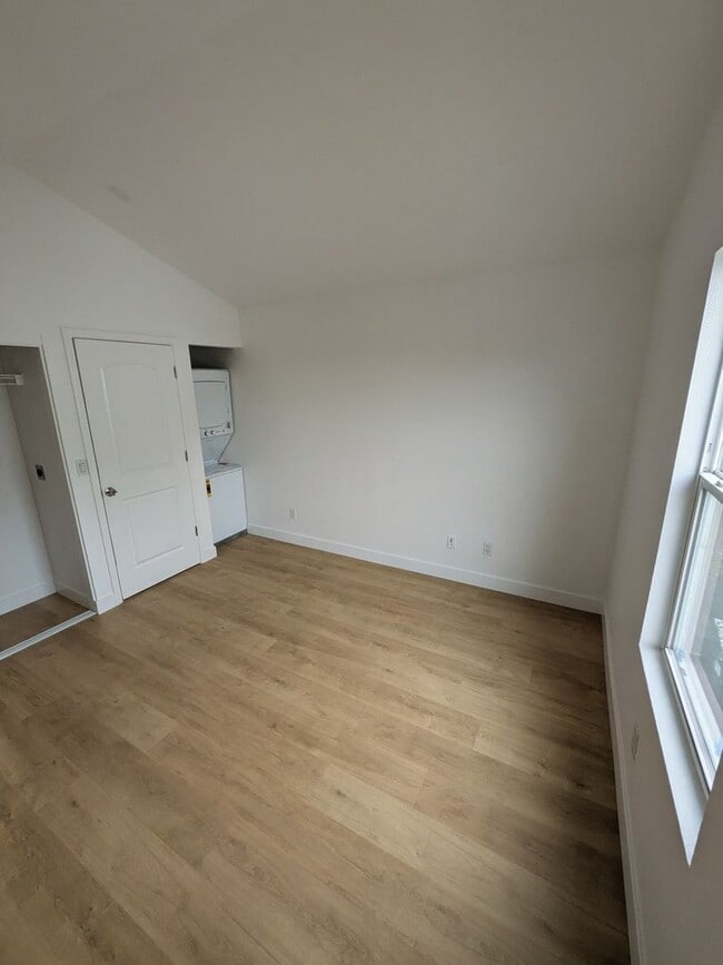 Building Photo - ro2224northview