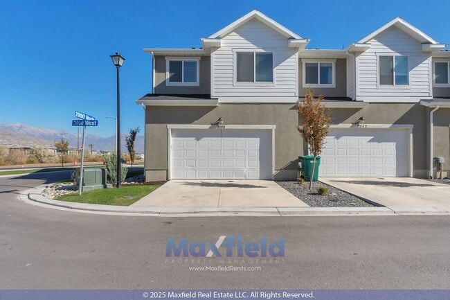 Building Photo - Great Townhome in Lehi - 3BD - 2BTH - 2GAR...