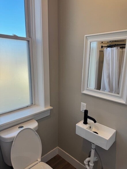 Building Photo - 3123 California Ave