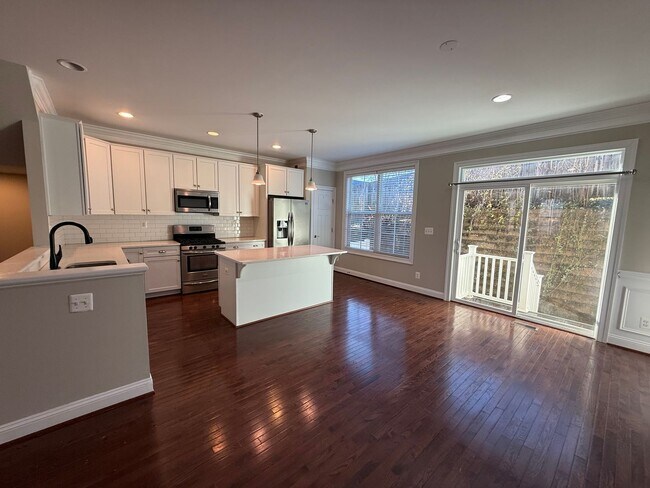 Building Photo - 2126 Avinity Loop