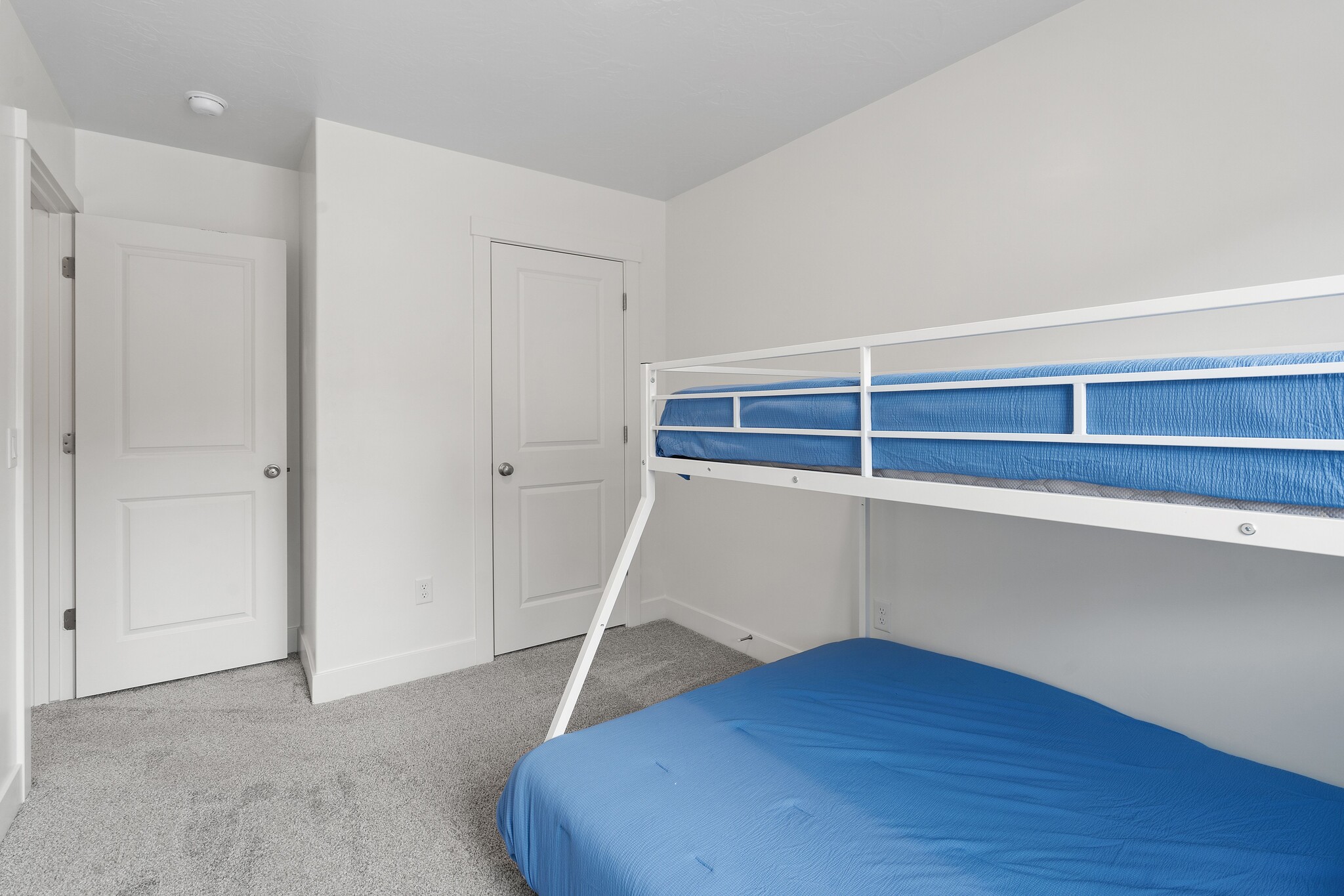 Building Photo - 5862 S Challenger Way