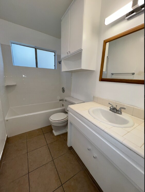 Building Photo - 2411 Pattiglen Ave