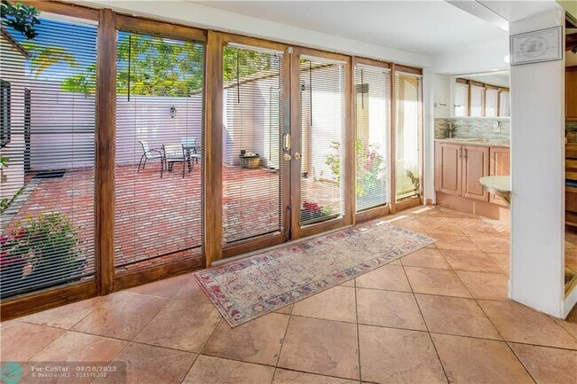 Building Photo - 314 Isle of Capri Dr