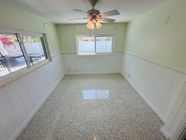Building Photo - 385 S Tessier Dr