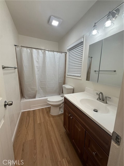 Building Photo - 469 E Algrove St