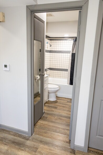 Building Photo - 1420 Villa Ct