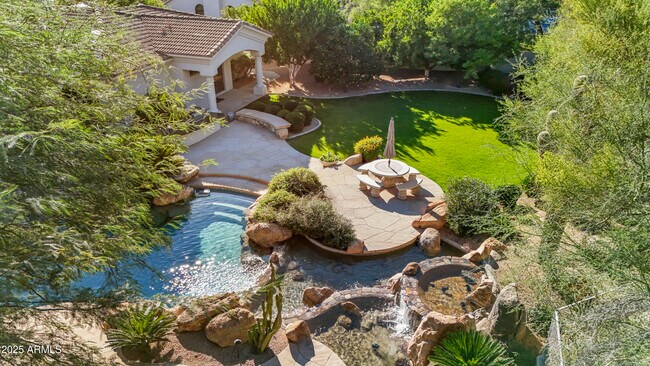 Building Photo - 8350 E Via Del Sol Dr