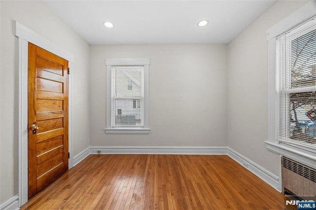 Building Photo - 287 Hornblower Ave