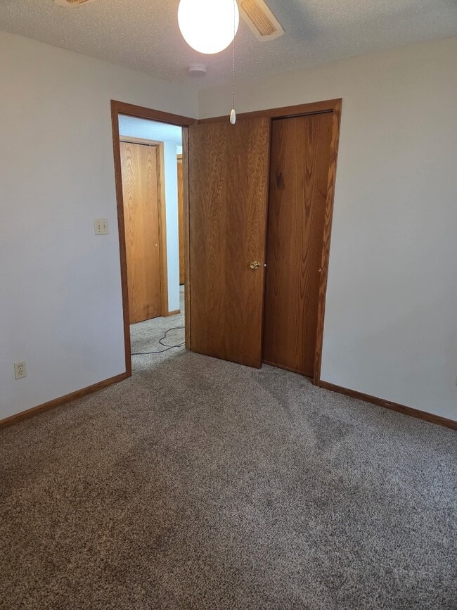 Building Photo - 315 N 1st St