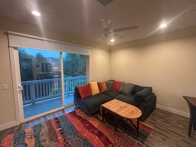 Building Photo - 3211 Fennel Ln
