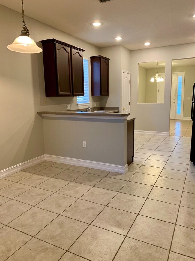 Building Photo - Adorable 2/2 Home in Harmony