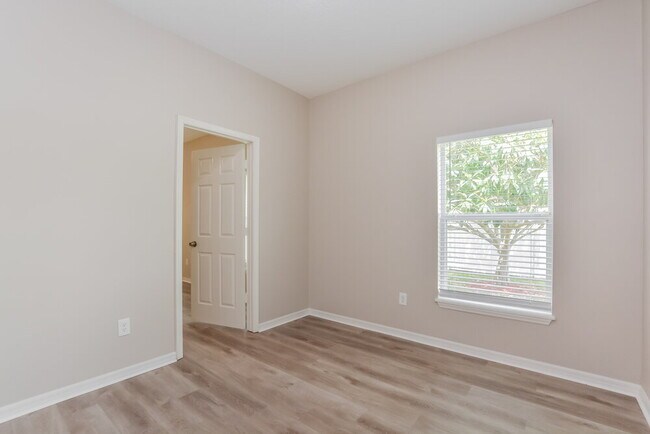 Building Photo - 317 Appaloosa Ct