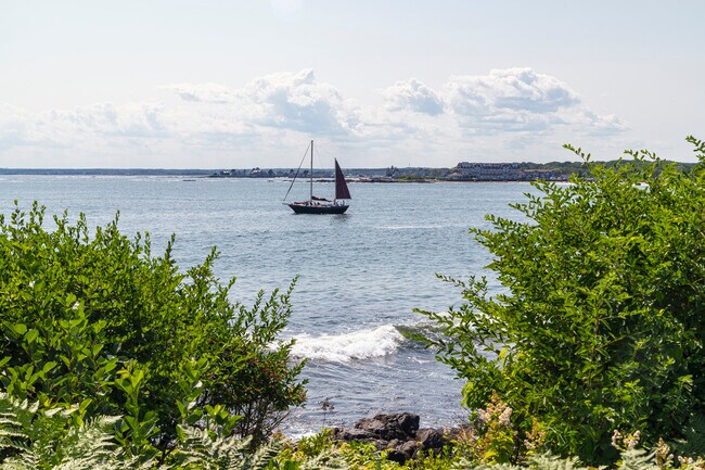 Building Photo - 9 Arlington Ave