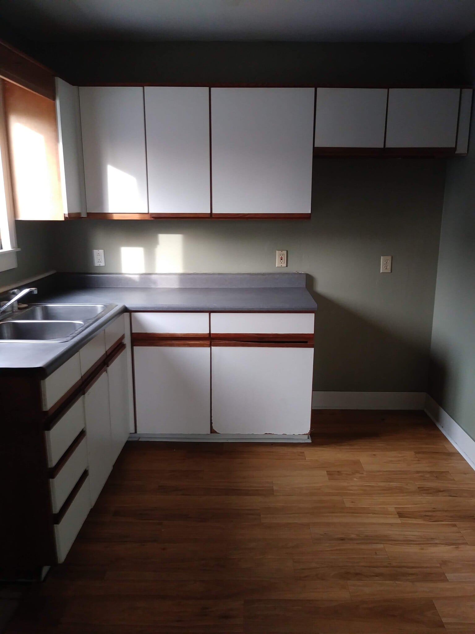 Kitchen space for stove - 1552 Gallagher St