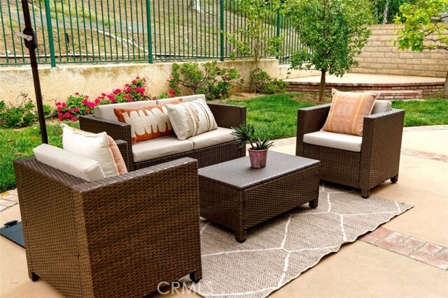 Building Photo - 570 Shadow Ln