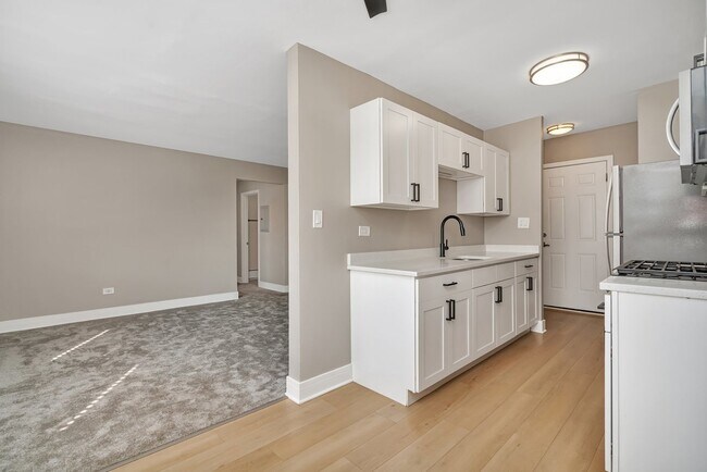 Building Photo - 18 N Parkside Ave