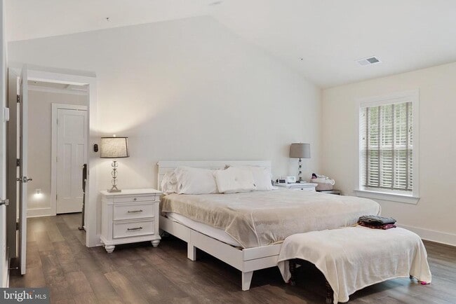 Building Photo - 937 Marzoff Rd