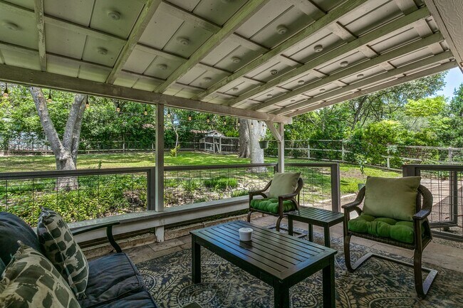 Building Photo - RENOVATED 3-BEDROOM IN NORTHWOOD