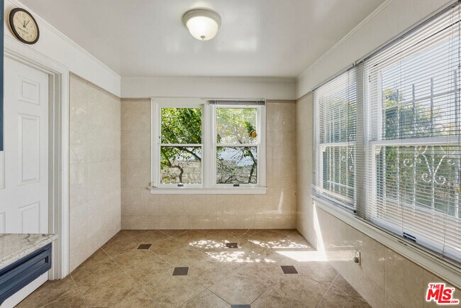 Building Photo - 727 Crenshaw Blvd