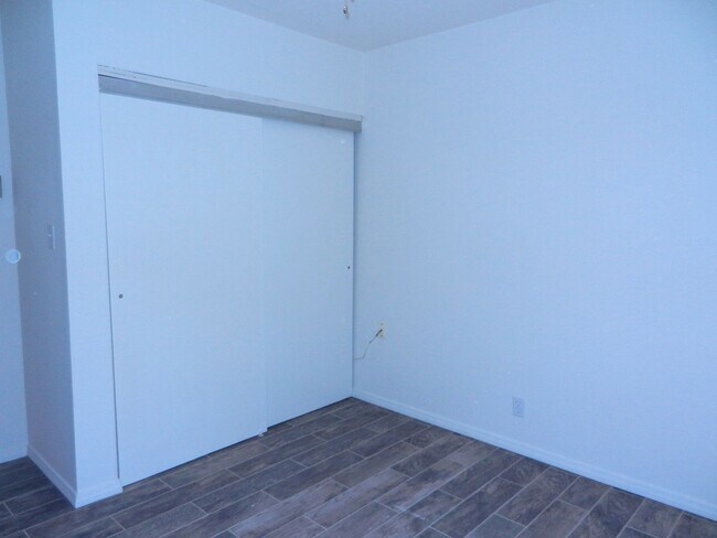 Building Photo - KESSELRUN WILSON--3527-3531 Wilson Ave