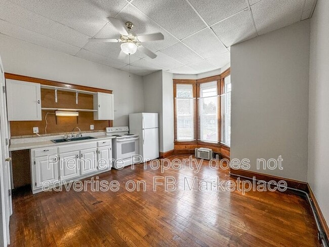 Building Photo - 311 E Arthur St