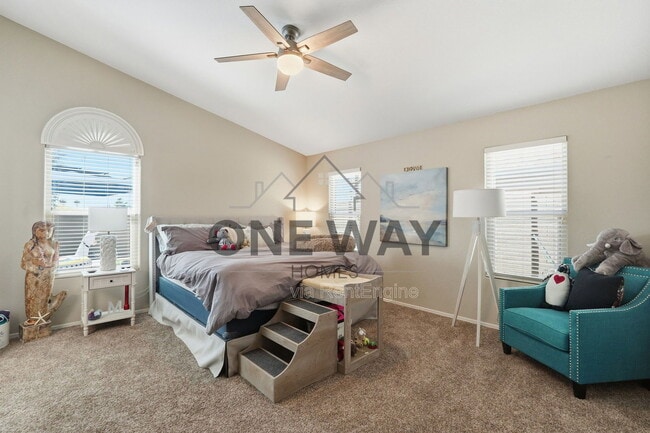 Building Photo - 1307 E Century Ave