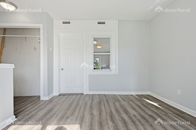 Building Photo - 17 Wachusett St