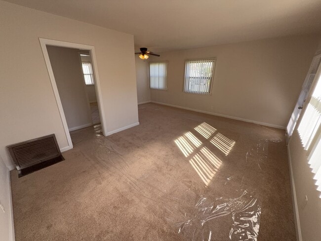 Building Photo - 178