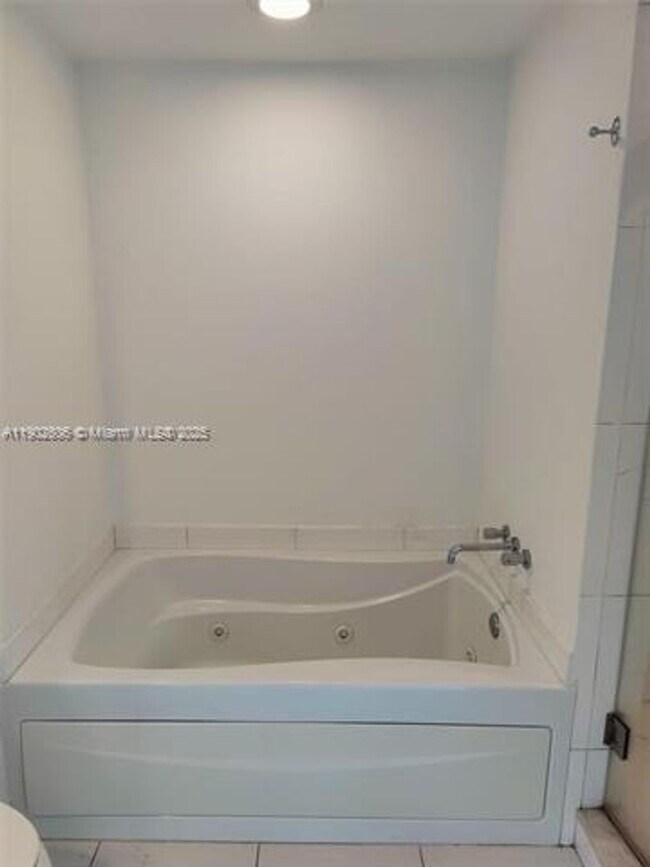 Building Photo - 55 SE 6th St