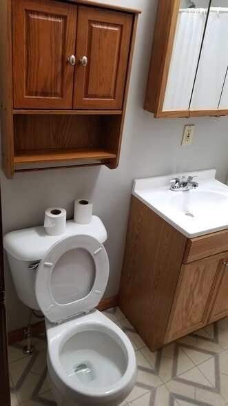 Building Photo - 121 S Front St