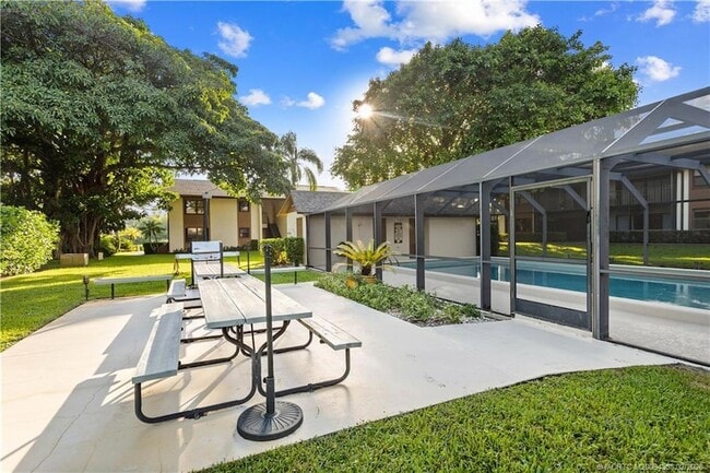 Building Photo - 4885 SE Capstan Ave