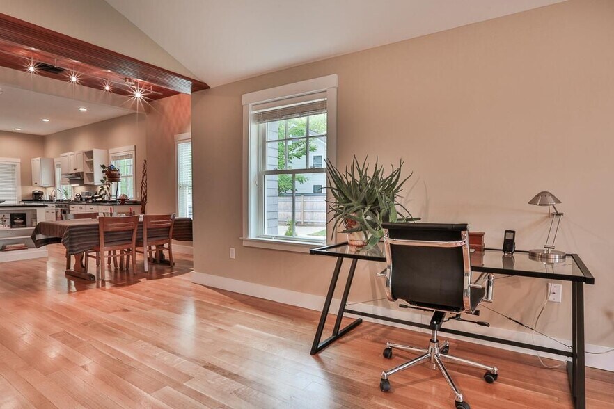 Building Photo - 26 N Main, 3