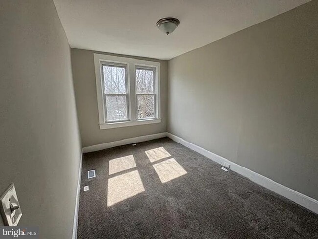 Building Photo - 3617 W Garrison Ave