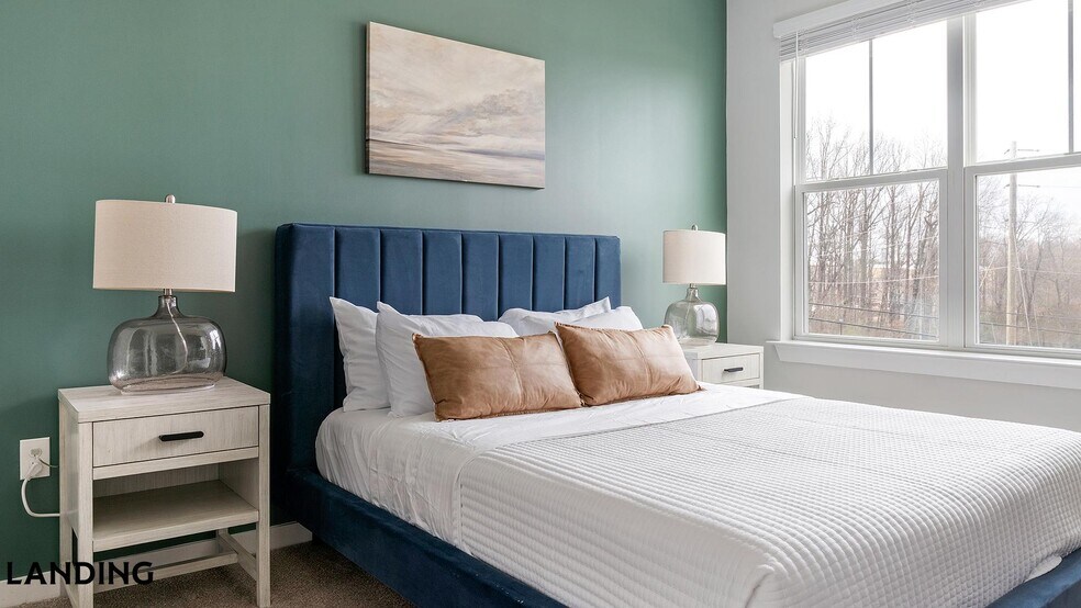 Building Photo - 1270 Hillcrest Dr