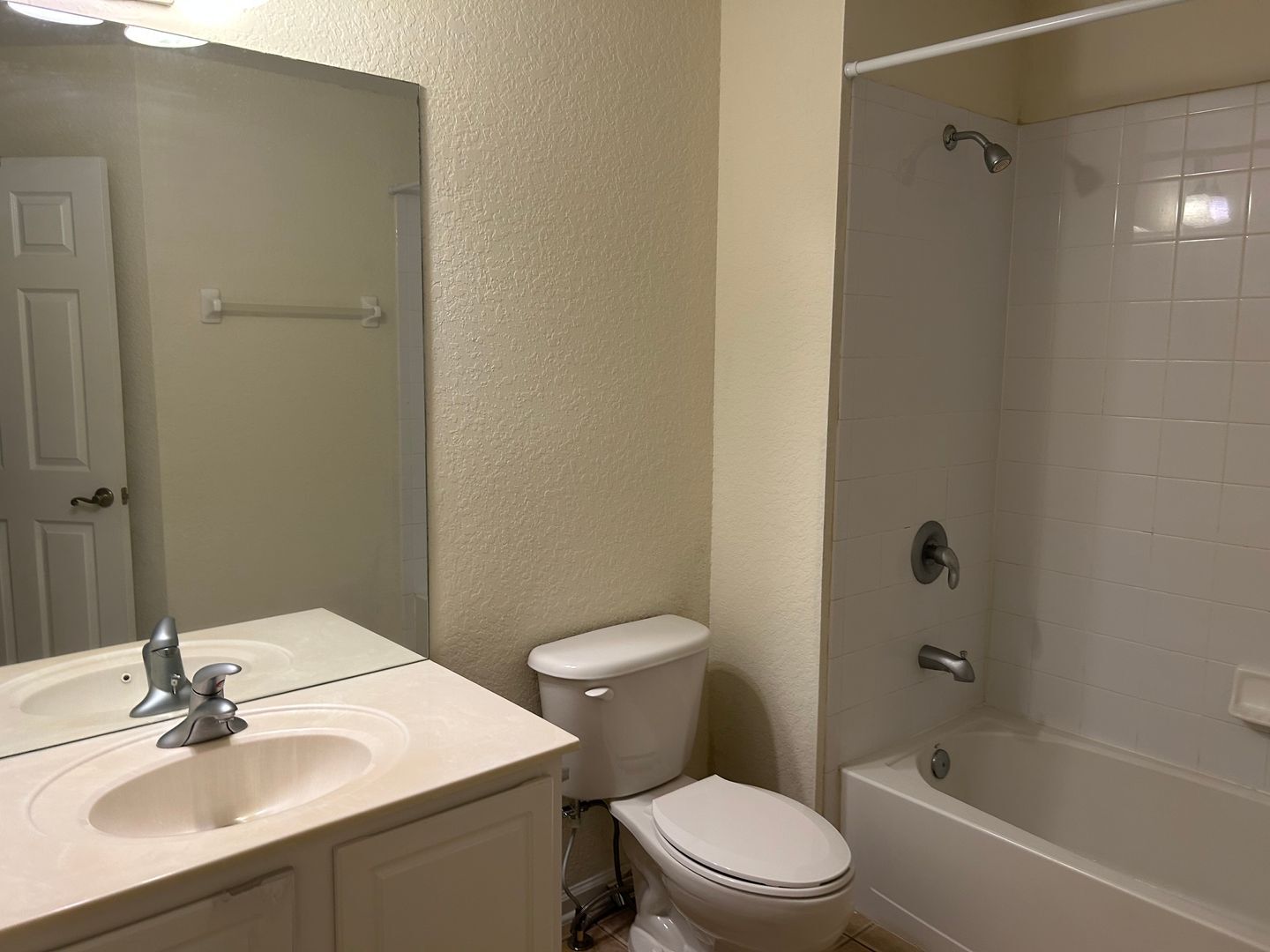 Building Photo - STONEBRIDGE LAKES 3 bed 2 1/2 bath