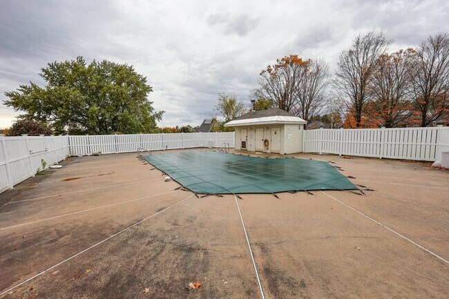 Building Photo - 4 Fairfax Ave