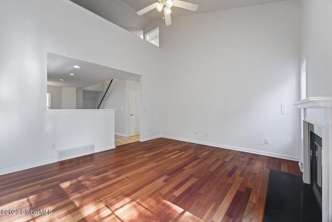 Building Photo - 25B Pointe W Dr