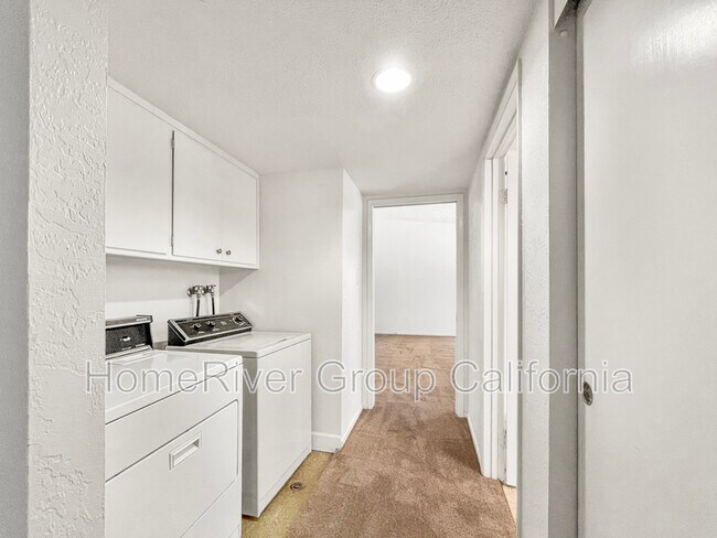 Building Photo - 3012 Sybil Way