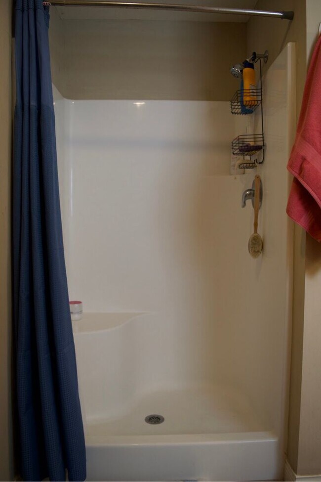 Building Photo - Nice 3 Bed 2 Bath House In Vanderveen Crossing!