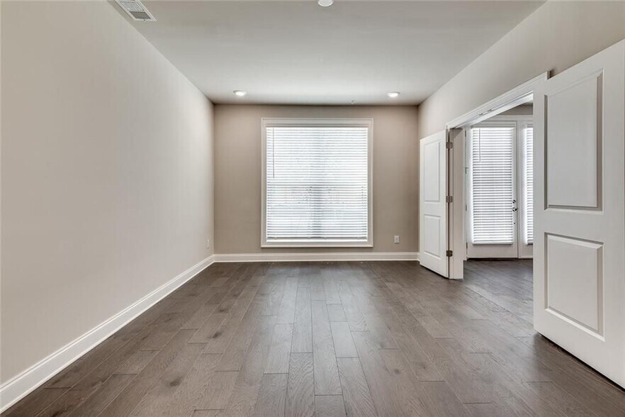 Building Photo - 308 Burgess Walk