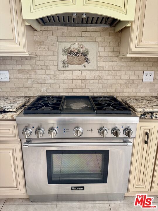 Building Photo - 128 S Swall Dr