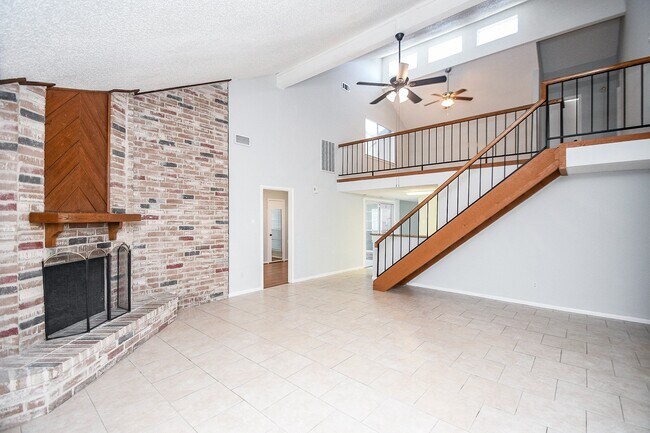 Building Photo - 2430 Long Reach Dr